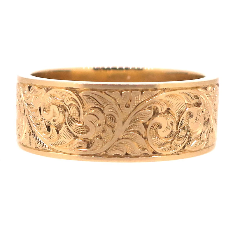 18ct yellow gold gents wedding ring, wide band hand engraved with gun scrollwork