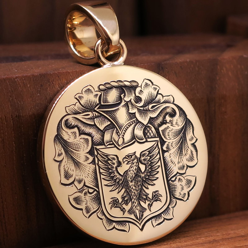 Round yellow gold pendant with hand engraved Coat of Arms